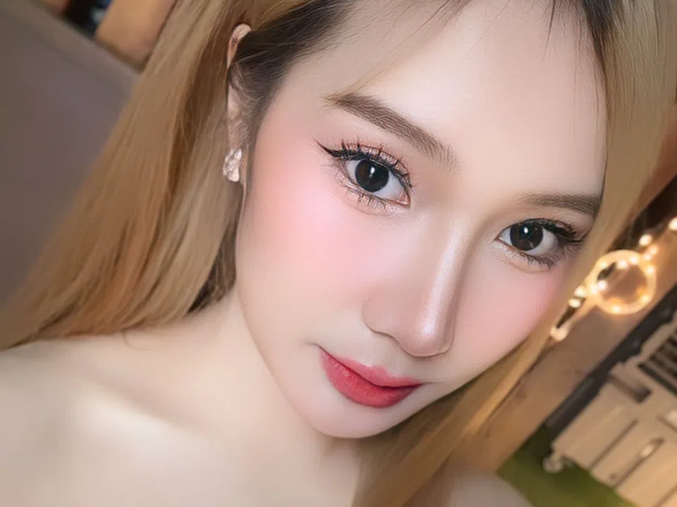gallery-item